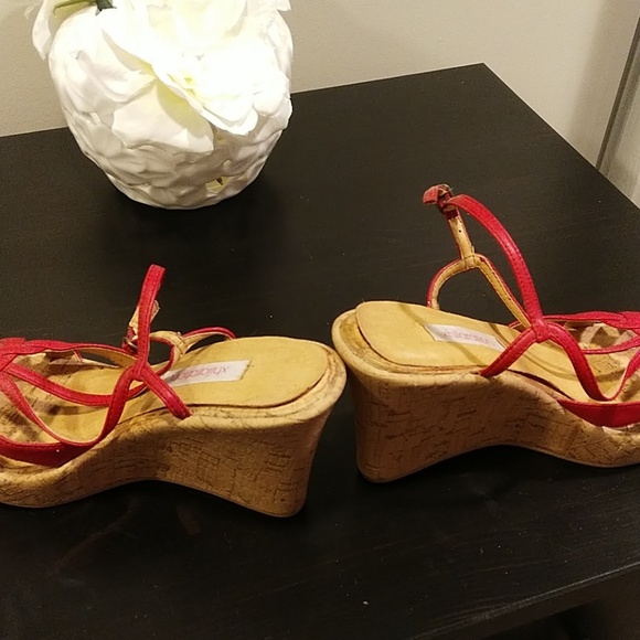 Heels - Picture 4 of 4